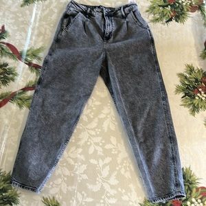 Hollister ultra high rise mom Jean 5R waist 27 length 27